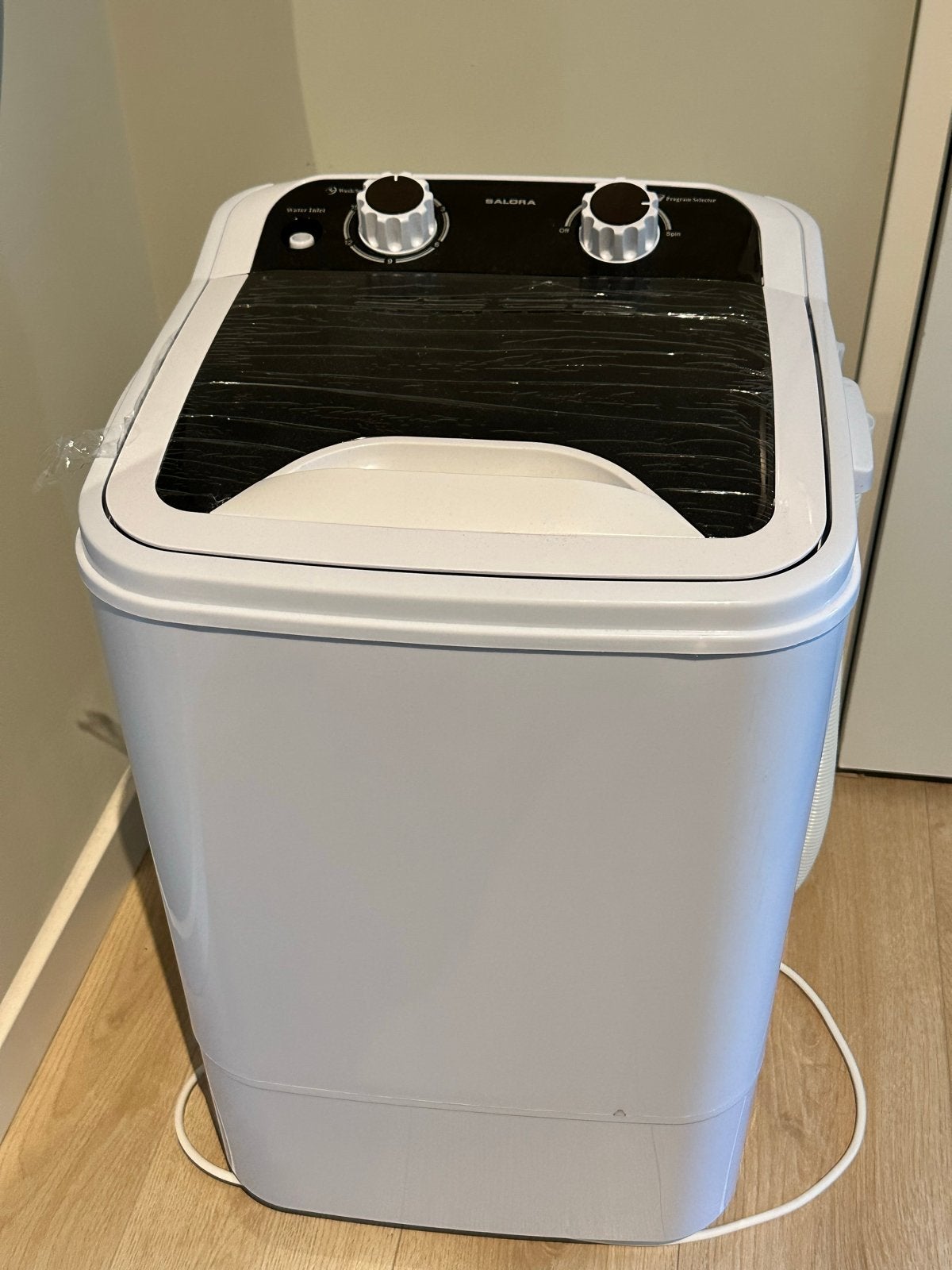 Salora Mini Wasmachine - Compact en Efficiënt, Ophalen, Minder dan 1200 toeren, Minder dan 85 cm, 4 tot 6 kg