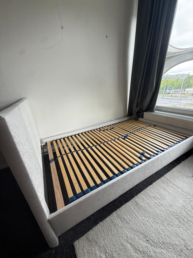 Bed, Beige, Tweepersoons, Ophalen of Verzenden, Zo goed als nieuw