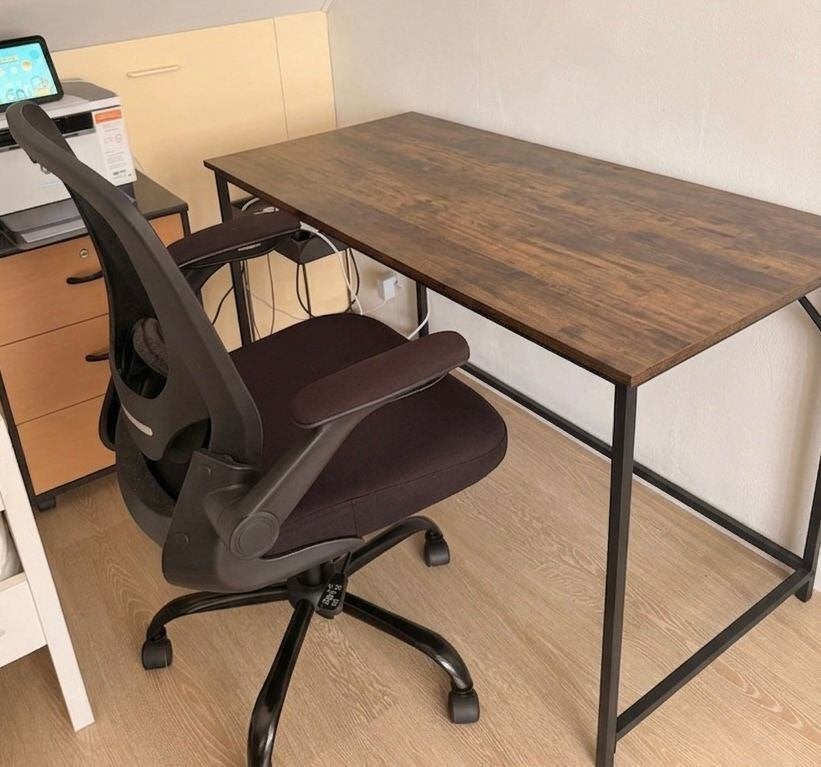 Bureau + Bureaustoel (Complete Werkplek), Ophalen, Zwart, Zo goed als nieuw, Bureaustoel
