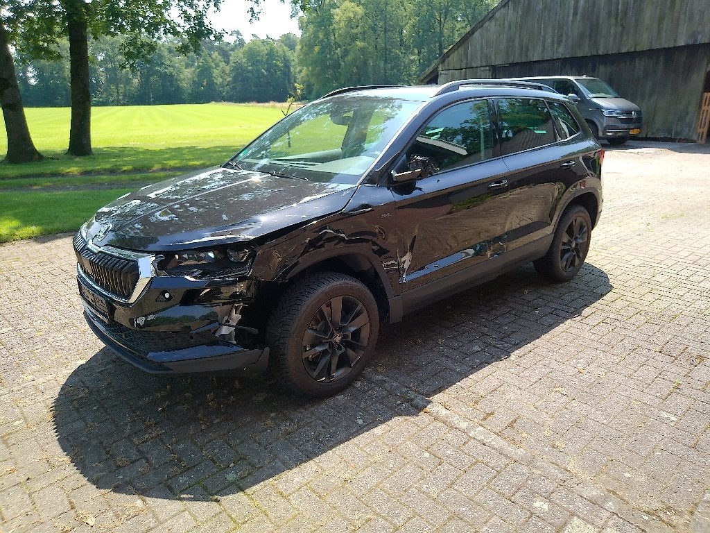 Skoda Karoq 1.5 TSI DSG business edition, Auto diversen, Schadeauto's, Zwart, 1500 cc, Skoda, Benzine