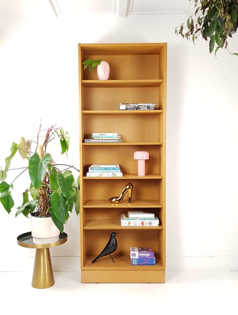 Vintage Deens eiken fineer boekenkast | open kast hoog, Ophalen of Verzenden, Huis en Inrichting