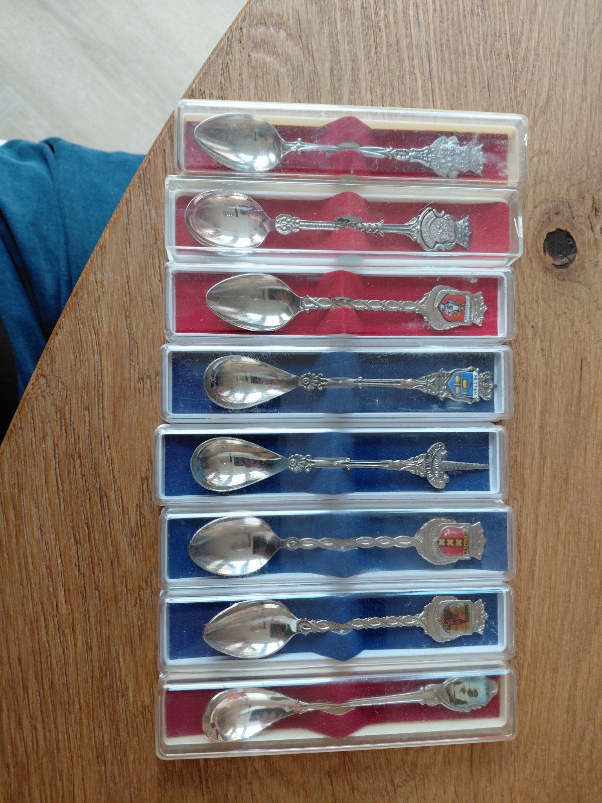 Set van 8 verzamel lepeltjes in originele verpakking, Antiek en Kunst, Antiek | Bestek, Ophalen