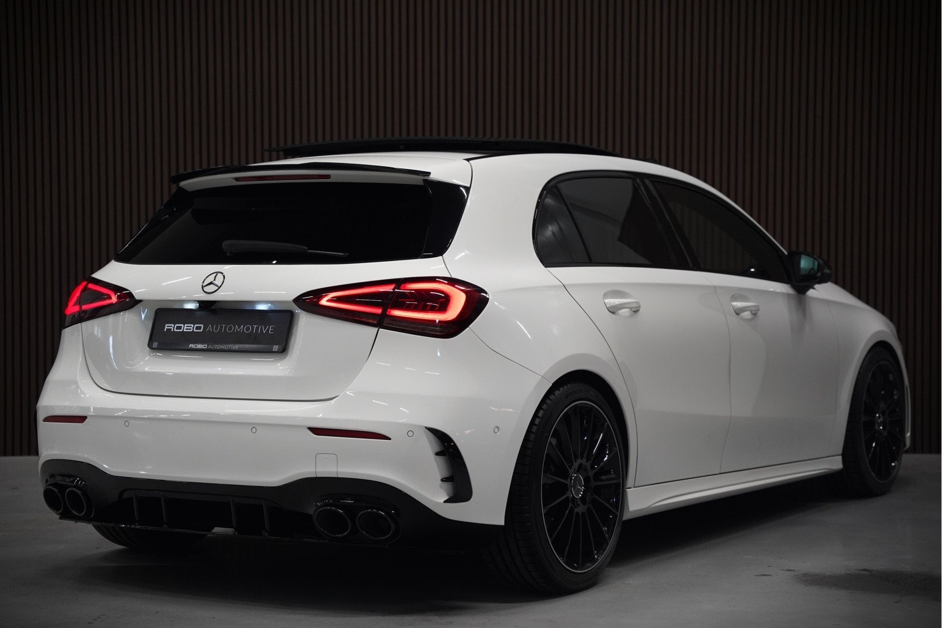 Foto 2 van Mercedes-Benz A-Klasse 200 Business Solution AMG Upgrade | P