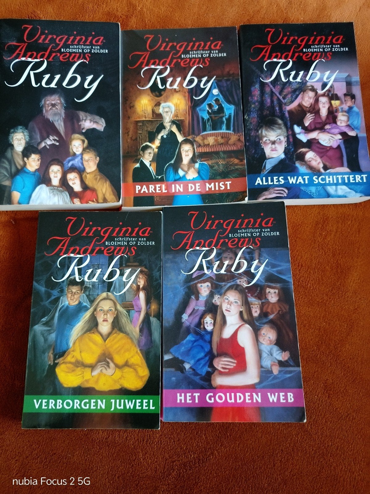 Ruby-serie van Virginia Andrews - Complete set (5 boeken), Boeken, Ophalen of Verzenden, Gelezen, Virginia Andrews, Nederland