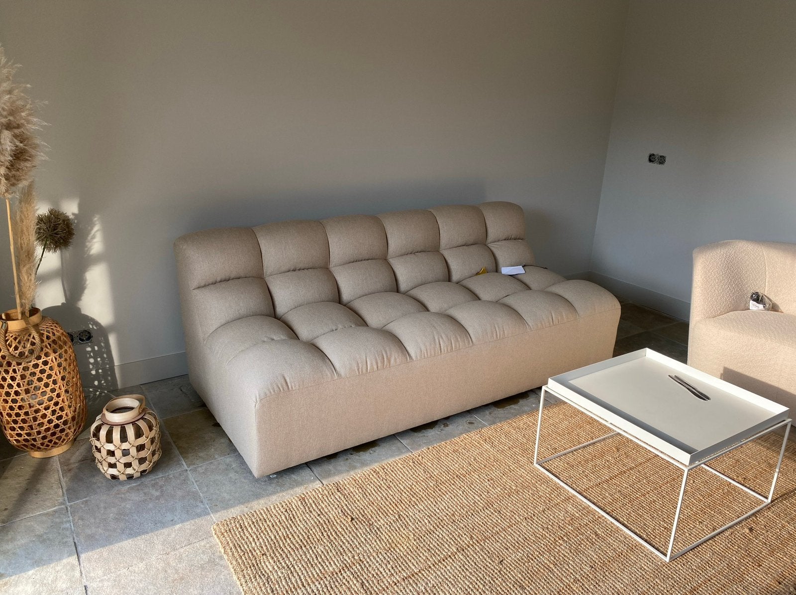 Beige bank - Comfortabel en stijlvol - nieuw, Gebruikt, Driepersoons, 75 tot 100 cm, Ophalen of Verzenden