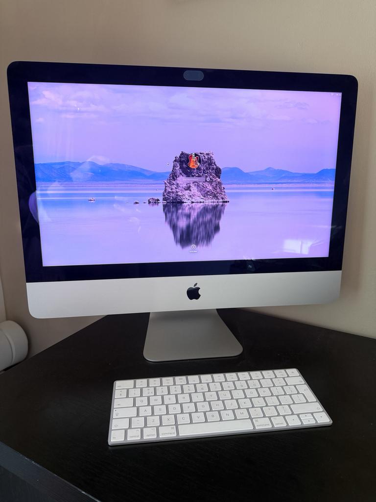 Imac 21.5 Inch 2019, Ophalen, Zo goed als nieuw, IMac, 3 tot 4 Ghz