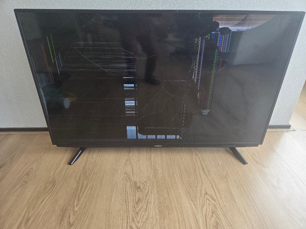 Gratis 55 inch 4k tv met kapot scherm – voor onderdelen, 50 Hz, LCD, 4k (UHD), Ophalen