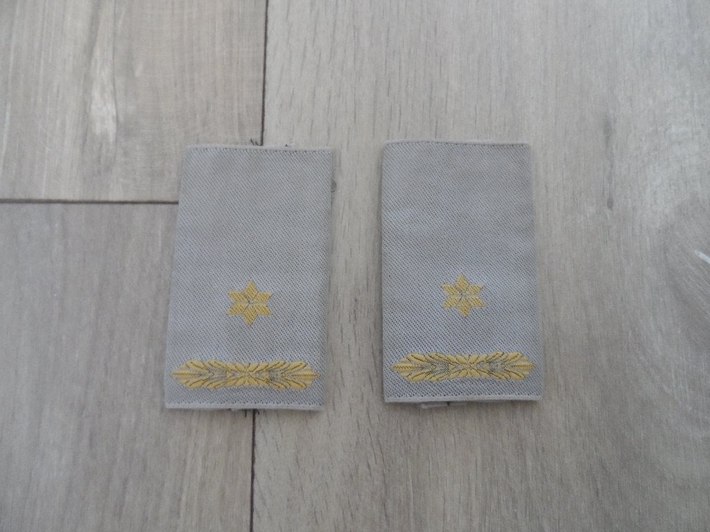 Rangonderscheidingsteken dessert majoor KL nw, Ophalen of Verzenden, Landmacht, Nederland, Embleem of Badge