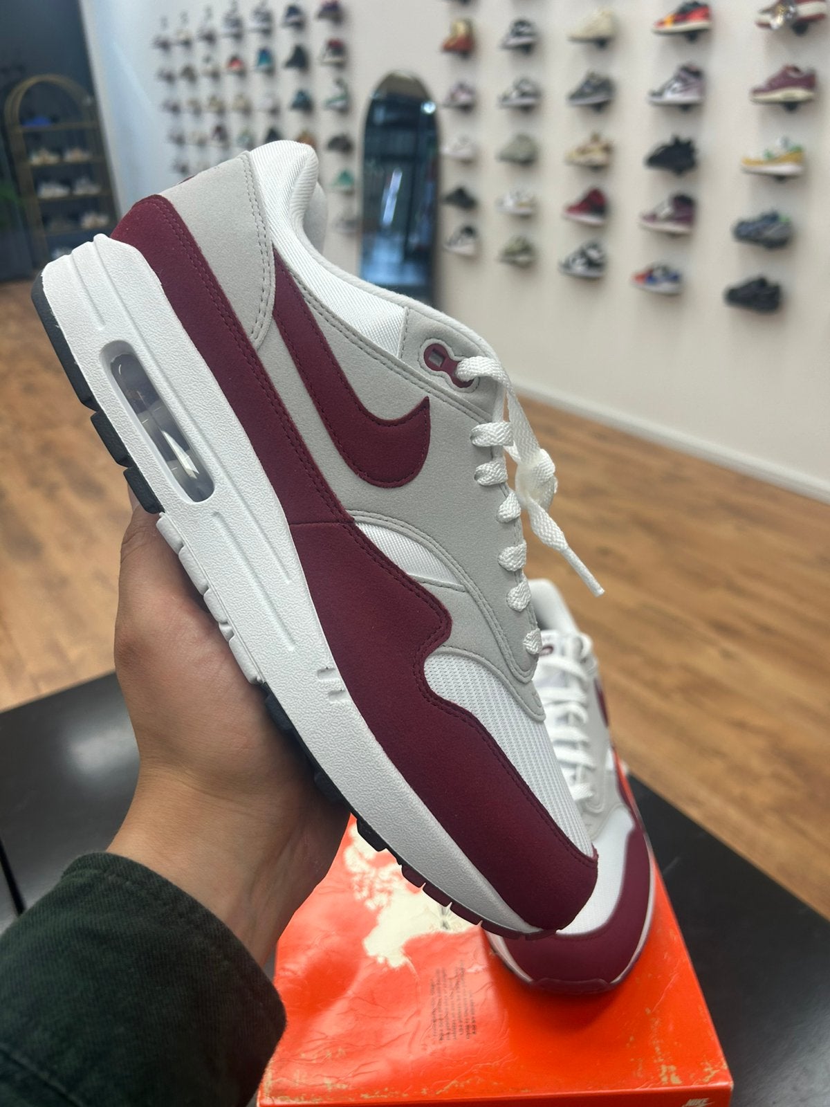 Nike Air Max 1 ’87 SP x Stranger Things  45,5, B, Overige kleuren, Nieuw, Ophalen of Verzenden