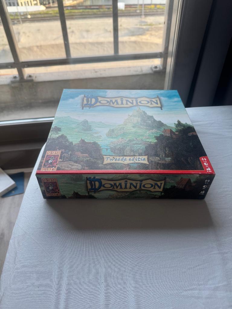 Dominion – Tweede editie (basisspel) | 999 Games, Ophalen of Verzenden, Zo goed als nieuw