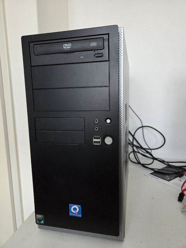 Computer-/serverkast – Server / NAS, Ophalen, Zo goed als nieuw, Minder dan 4 GB, 2 tot 3 Ghz