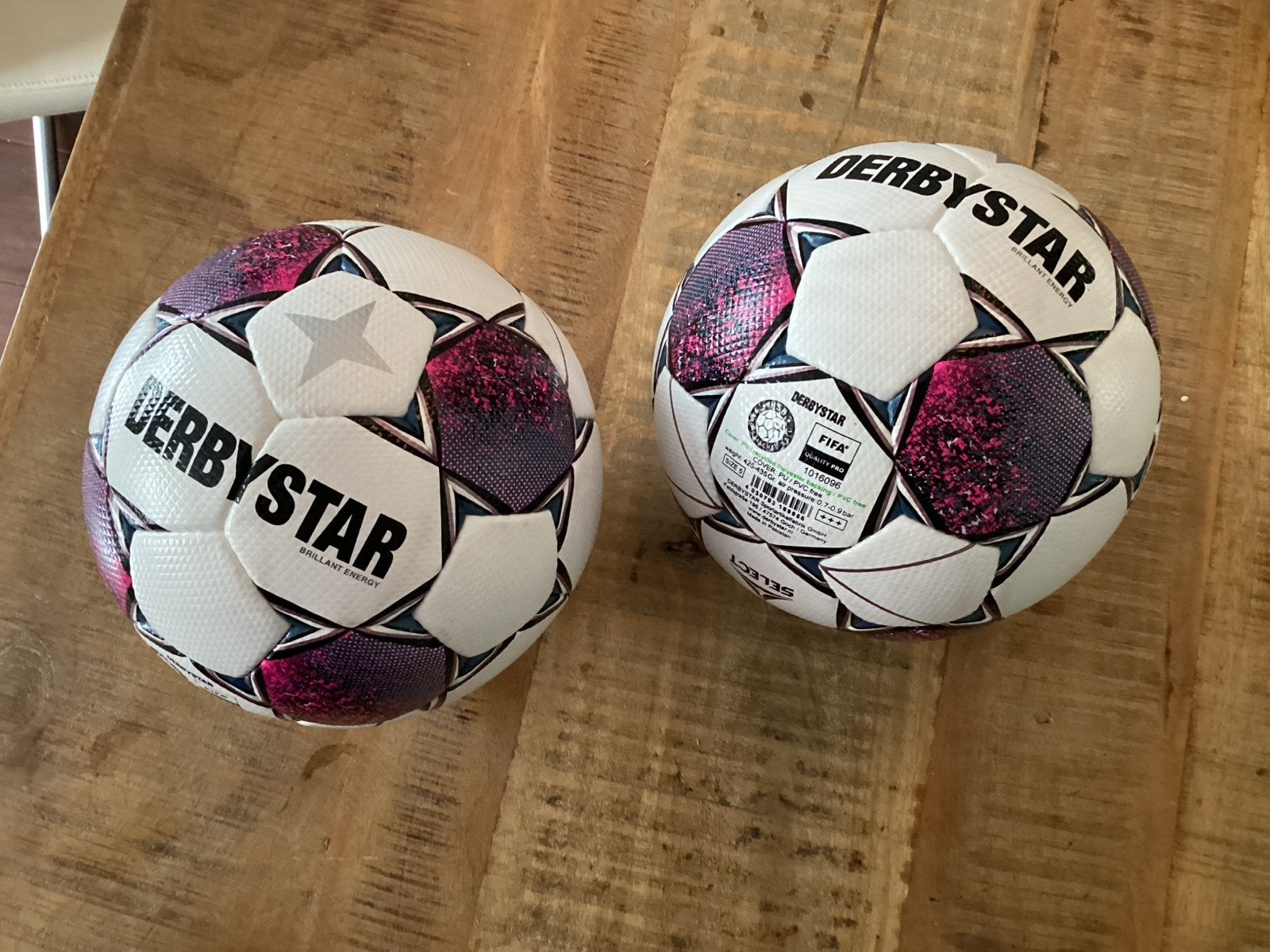 2 Nieuwe Derbystar Brillant Energy Voetballen Topkwaliteit, Maat XL, Ophalen of Verzenden, Nieuw, Bal