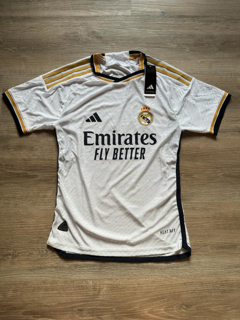 ORGINEEL REAL MADRID 24/25 THUISSHIRT maat S, Sport en Fitness, Voetbal, Maat S, Ophalen of Verzenden, Nieuw, Shirt