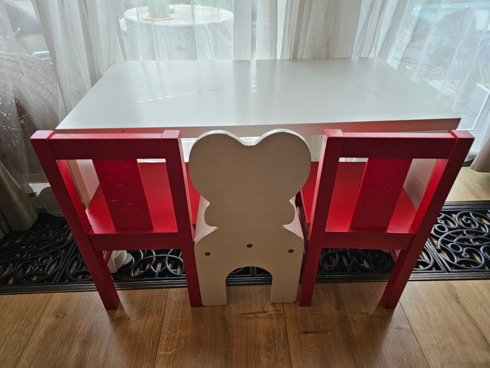 Kinderburo / knutseltafel met stoeltjes, Ophalen, Gebruikt, Tafel