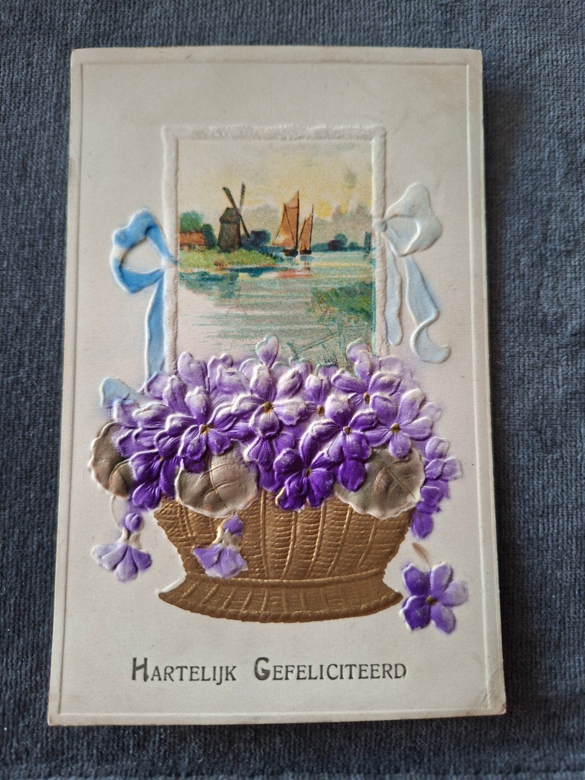 Reliëfkaart Schilderij met daarvoor een gouden schaal violen, Verzenden, Gelopen, Overige thema's