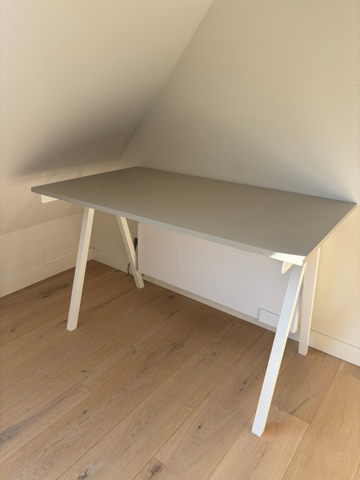 IKEA Trotten Bureau 120x70cm Wit/Taupe, Ophalen, Spaanplaat of MDF, Zo goed als nieuw, IKEA