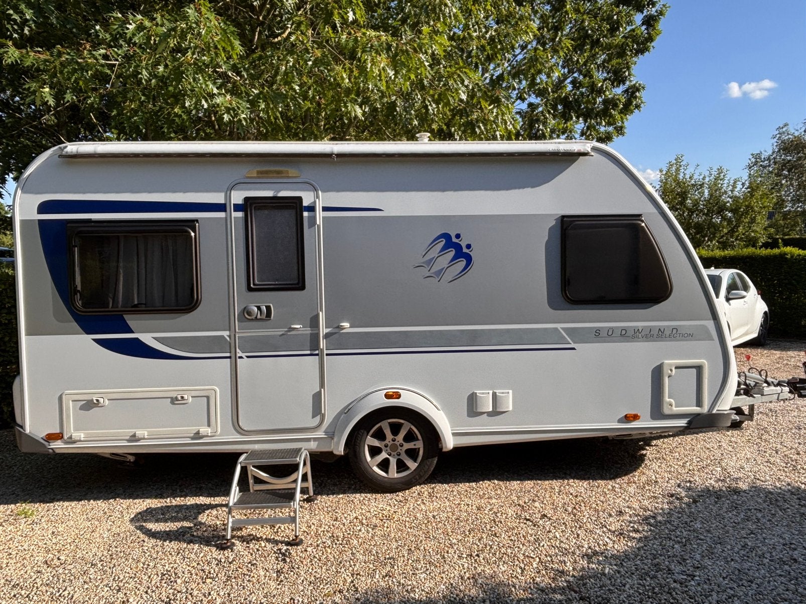 Knaus Südwind 450 FU Silver Selection 2017, Vast bed, Rondzit, Kachel, Particulier