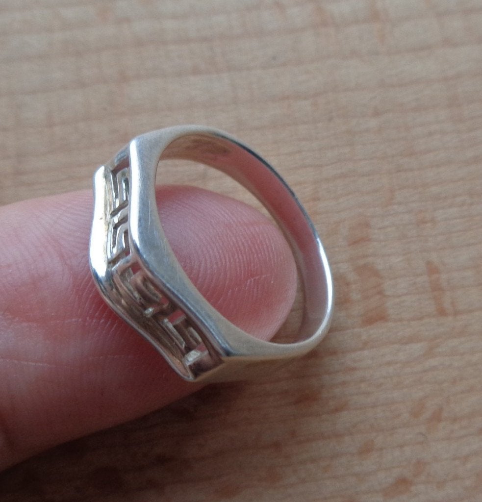 zilveren Griekse meander ring [1140], Verzenden, Zo goed als nieuw, 17 tot 18, Dame