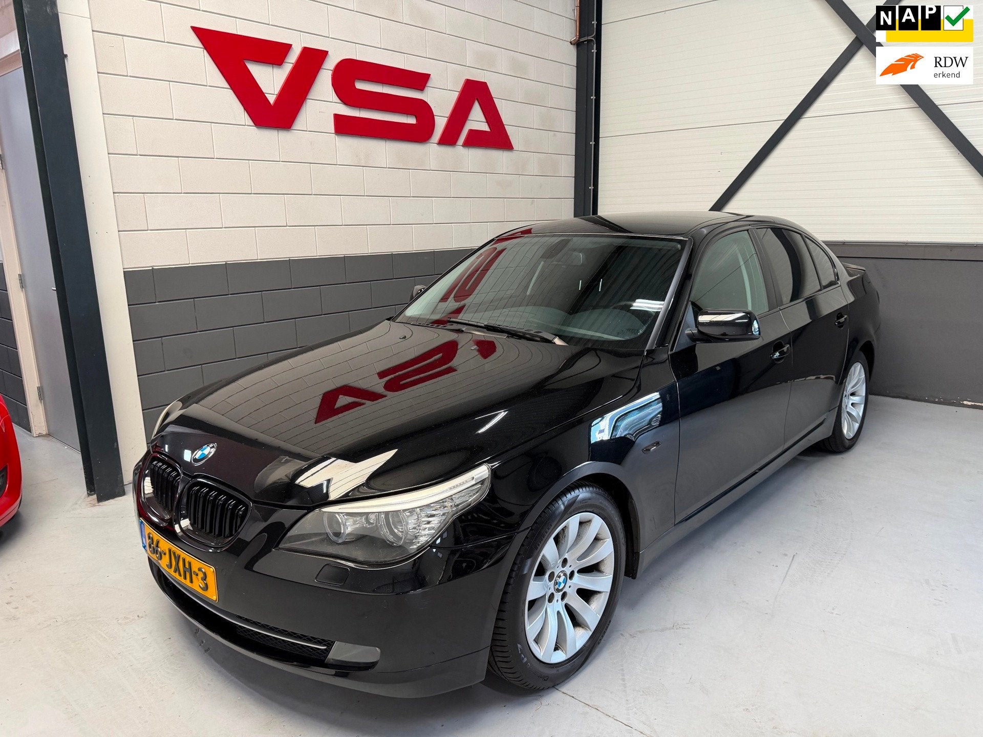 BMW 5-serie 520i Corporate Lease Business Line Edition I|Car, Automaat, Achterwielaandrijving, Zwart, 4 cilinders