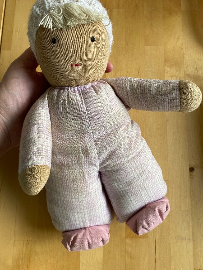 Waldorf Pop Silke W. Germany handmade 31 cm rookvrij huis zg, Ophalen of Verzenden, Zo goed als nieuw, Babypop
