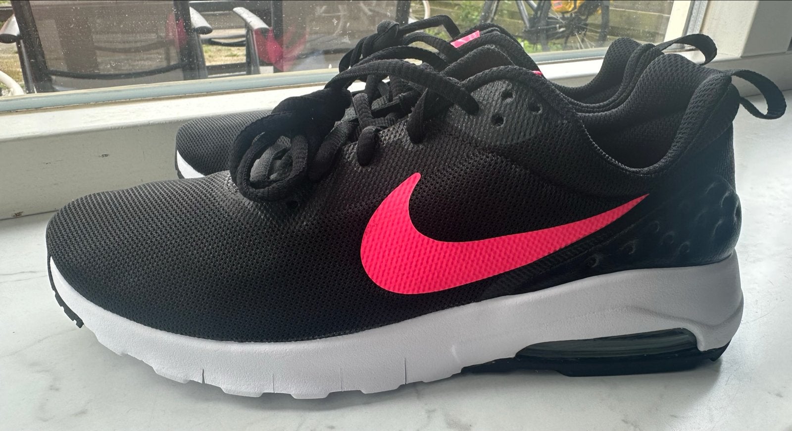 Nike Air Max Thea sneakers zwart/roze - Maat 38.5, Ophalen of Verzenden, Nieuw, Zwart, Sneakers of Gympen