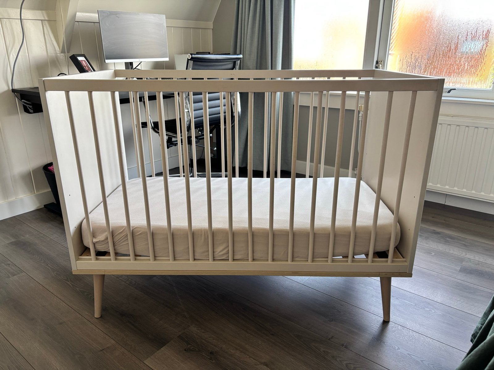 Ledikant Quax Flow Clay & Oak, Huis en Inrichting, Ophalen, Verstelbaar, Wit, Zo goed als nieuw