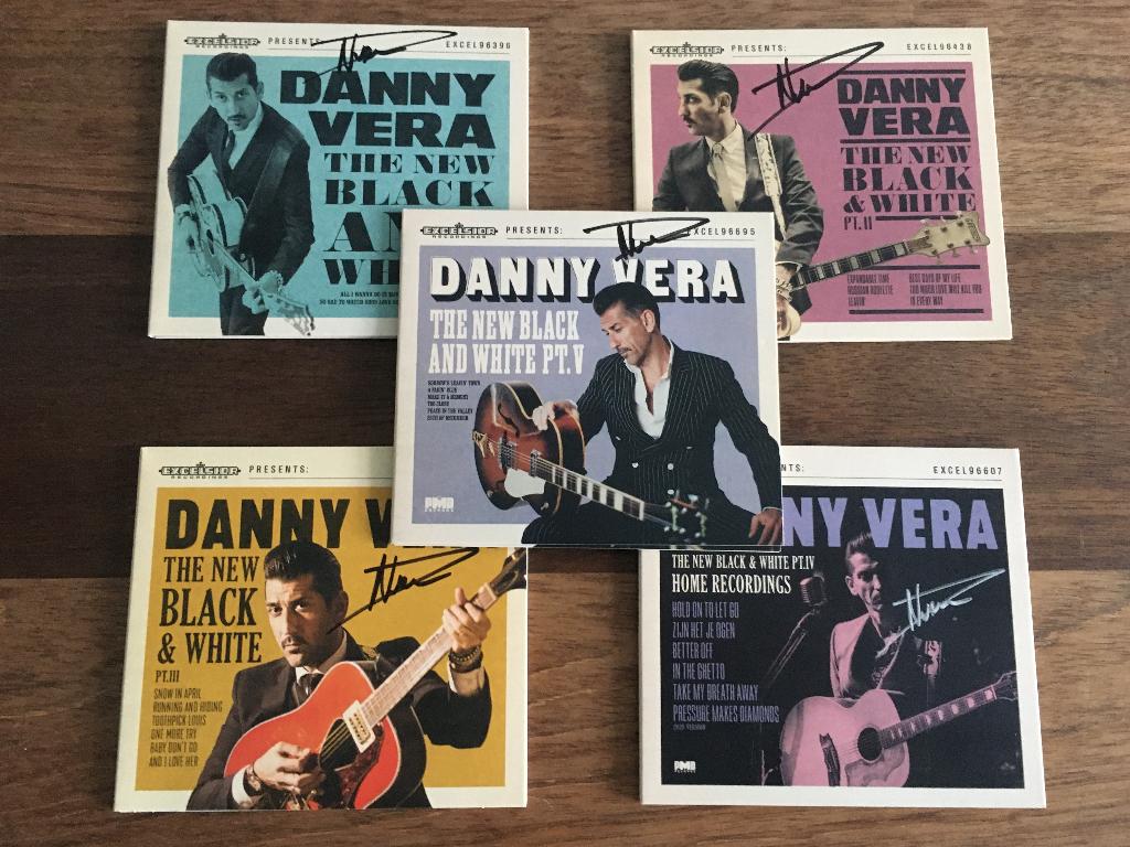 5Cd Danny Vera New Black & White 1,2,3,4&5 GESIGNEERD NIEUW, Ophalen of Verzenden, Nieuw in verpakking