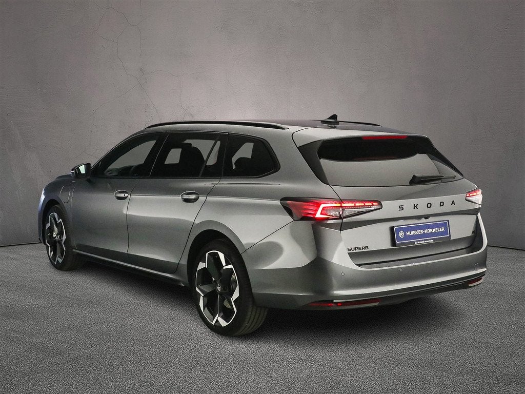 Skoda Superb Combi, Auto's, Skoda, Euro 6, 4 cilinders, 250 km/l, 135 min