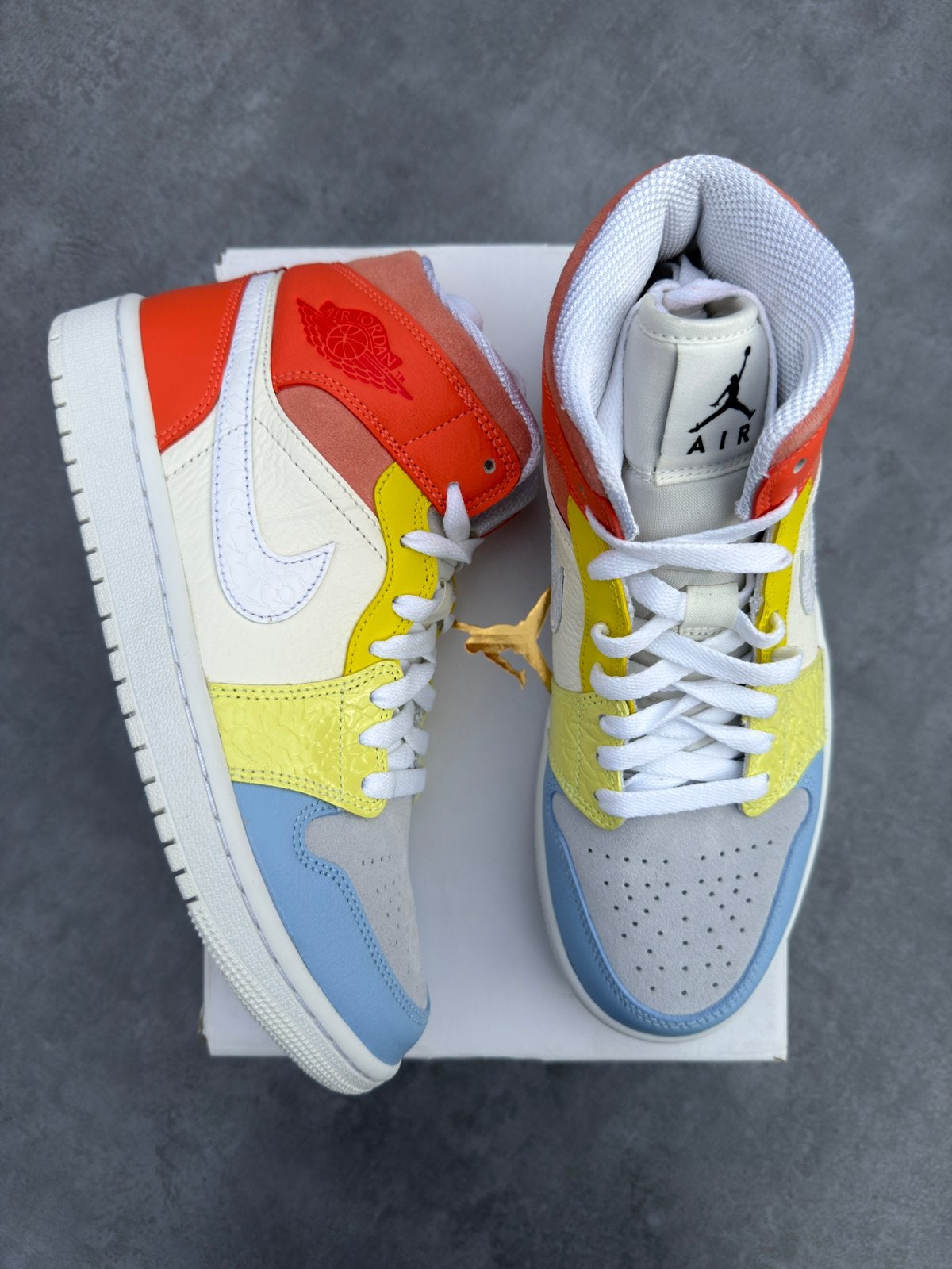 Air Jordan 1 Mid TMFC - Maat 39, --, Wit, Nieuw, Ophalen of Verzenden