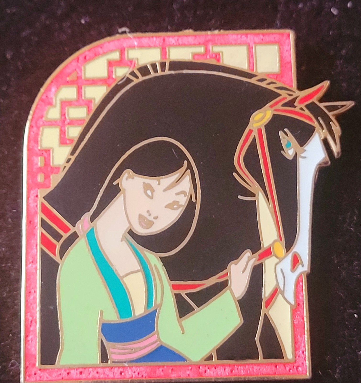 Mooie Disney pin Mulan + Khan 'Princesses + their horses', Verzamelen, Verzenden, Overige figuren, Zo goed als nieuw, Overige typen