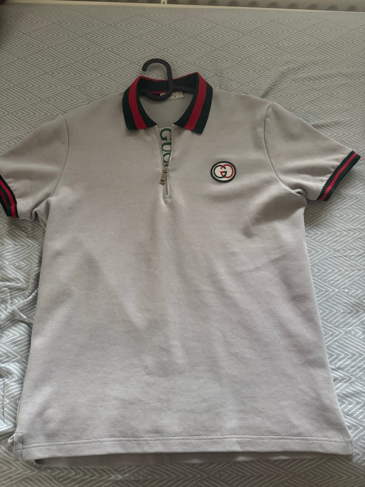 Gucci Poloshirt met rits en logo, Kleding | Dames, Maat 38/40 (M), Ophalen of Verzenden, Zo goed als nieuw, Korte mouw
