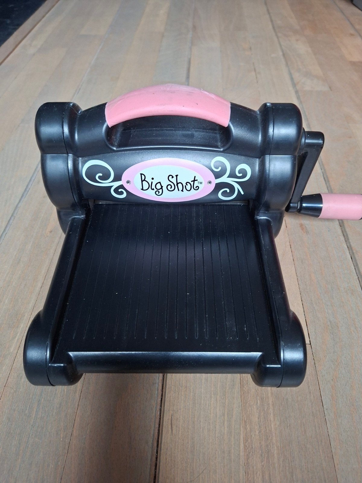 Sizzix Big Shot stansmachine met diverse snijmallen, Gebruikt, Geschikt voor karton, Machine, Overige merken