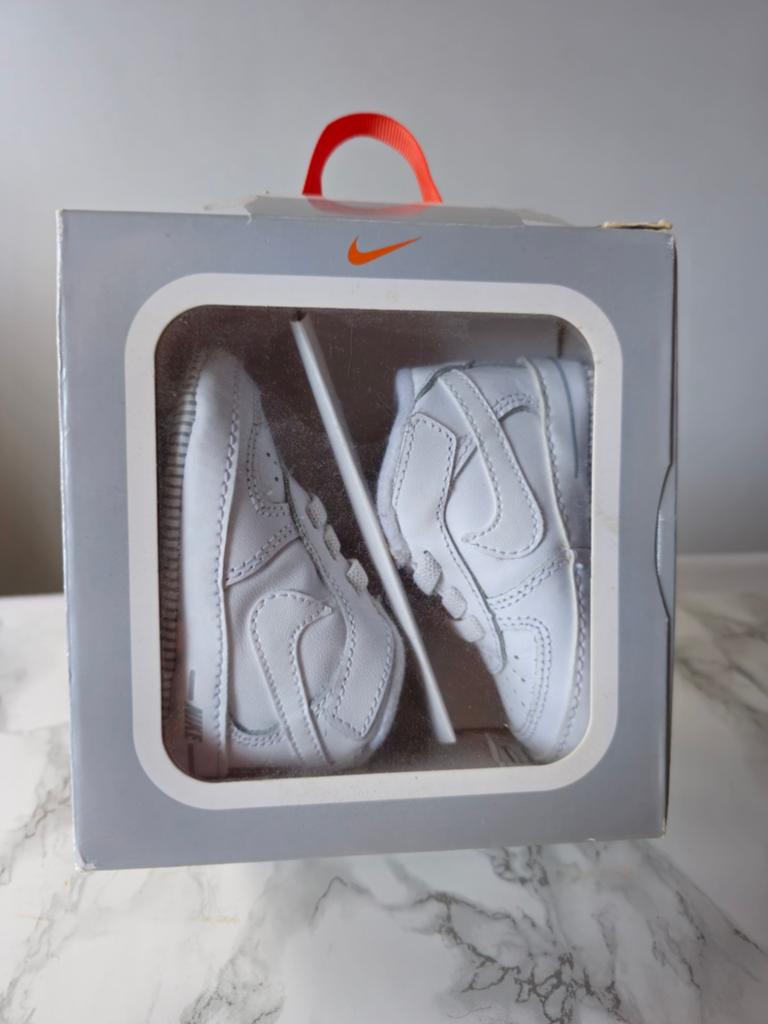 Nike Force 1
Maat eu17, Ophalen of Verzenden, Nieuw, Jongetje of Meisje, Schoentjes