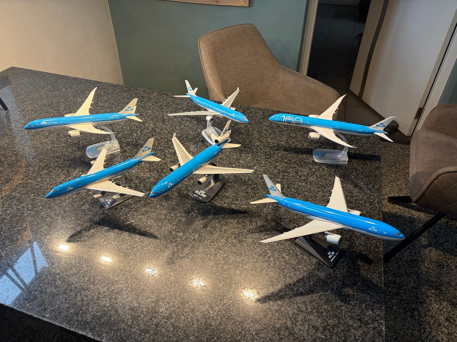 Klm vliegtuigmodellen  schaal 1:200 (snap fits), Verzamelen, Luchtvaart en Vliegtuigspotten, Ophalen of Verzenden, Zo goed als nieuw