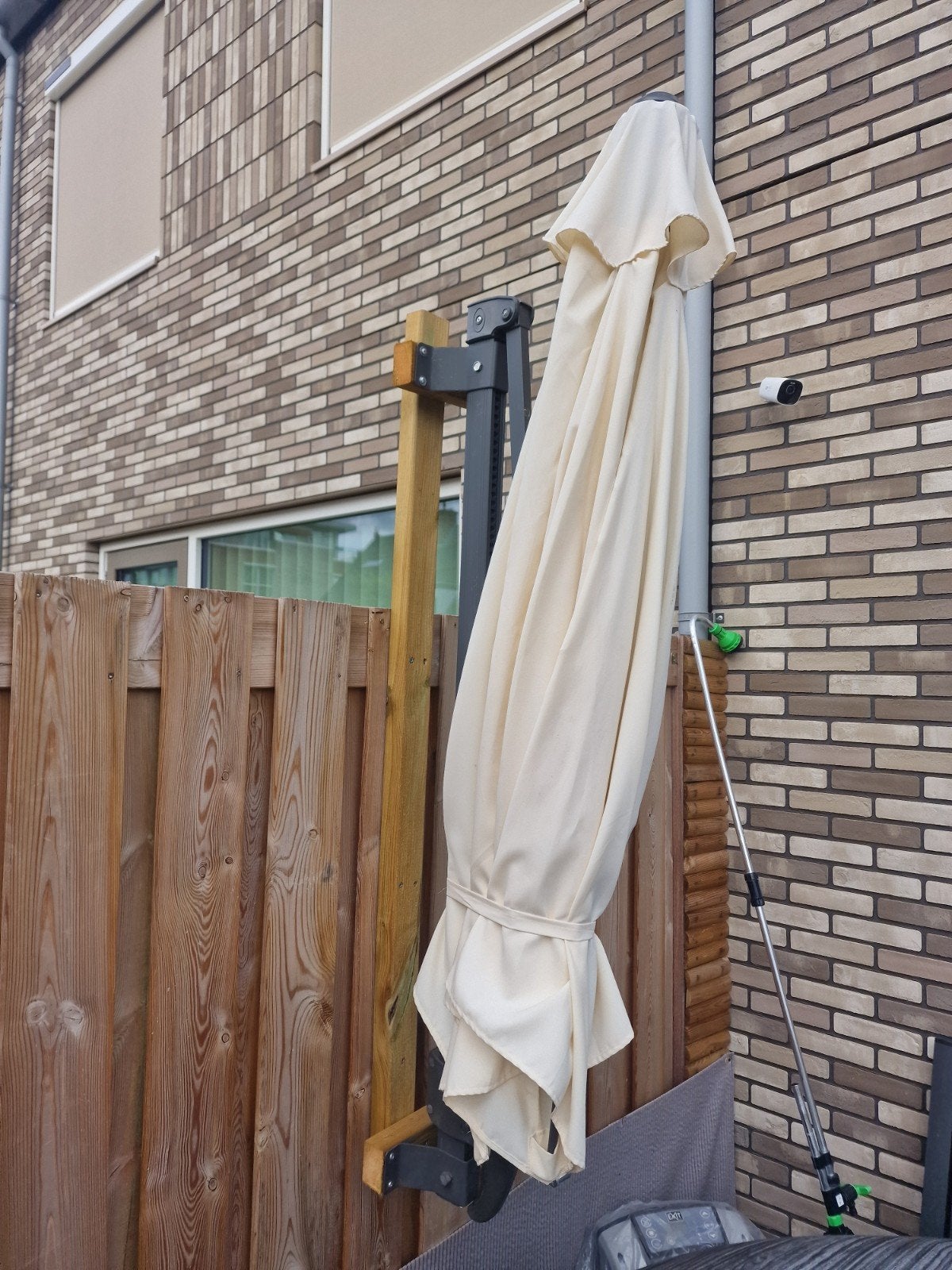 Muurparasol - Crèmekleurig, Tuin en Terras, Parasols, Muurparasol, Verstelbaar, Gebruikt, 2 tot 3 meter