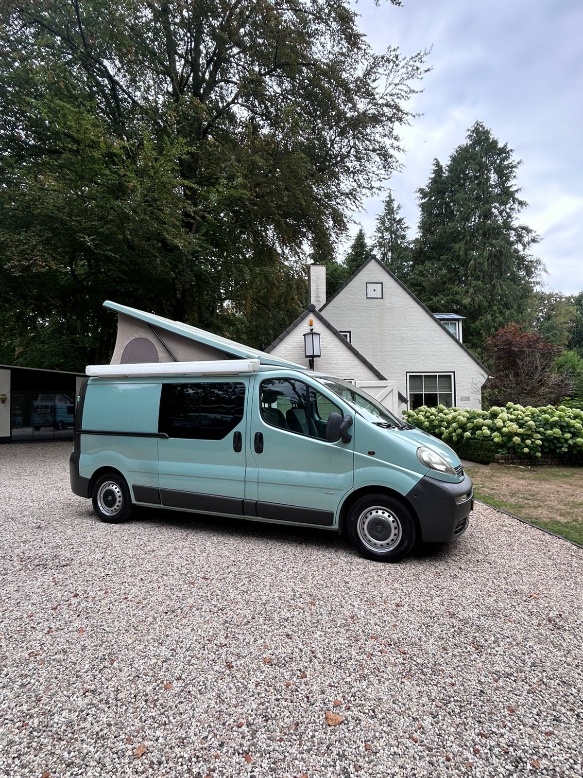 Opel Vivaro buscamper bj2003 159000km Airco nieuwstaat!!, Caravans en Kamperen, Overige merken, Buscamper of Camperbus, Airconditioning