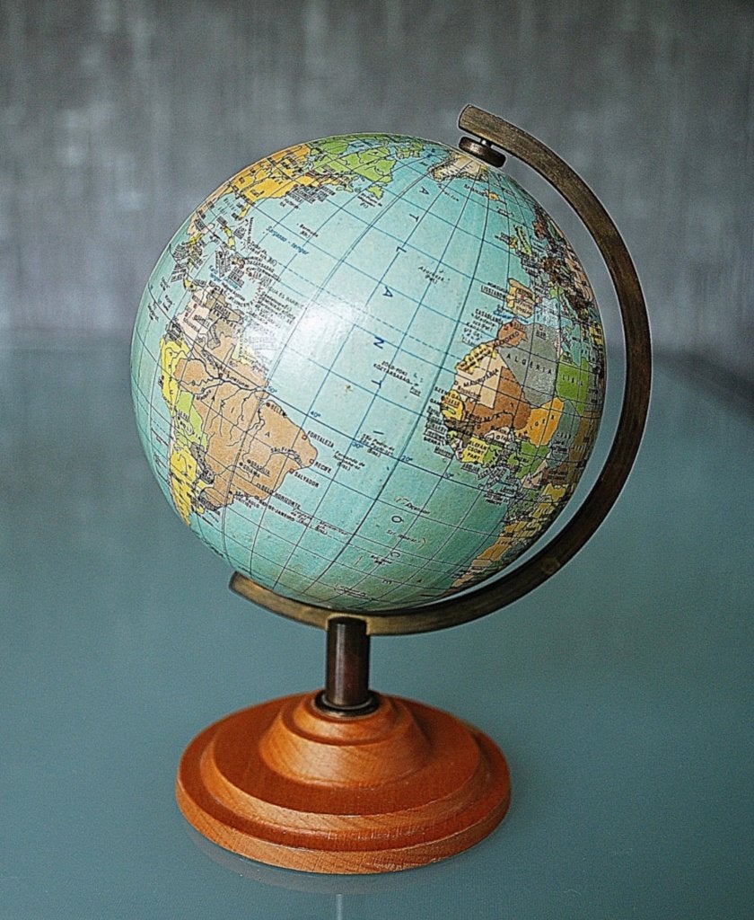 Politieke Globe Boedapest 1985. In nieuwstaat, erg mooi, Ophalen of Verzenden