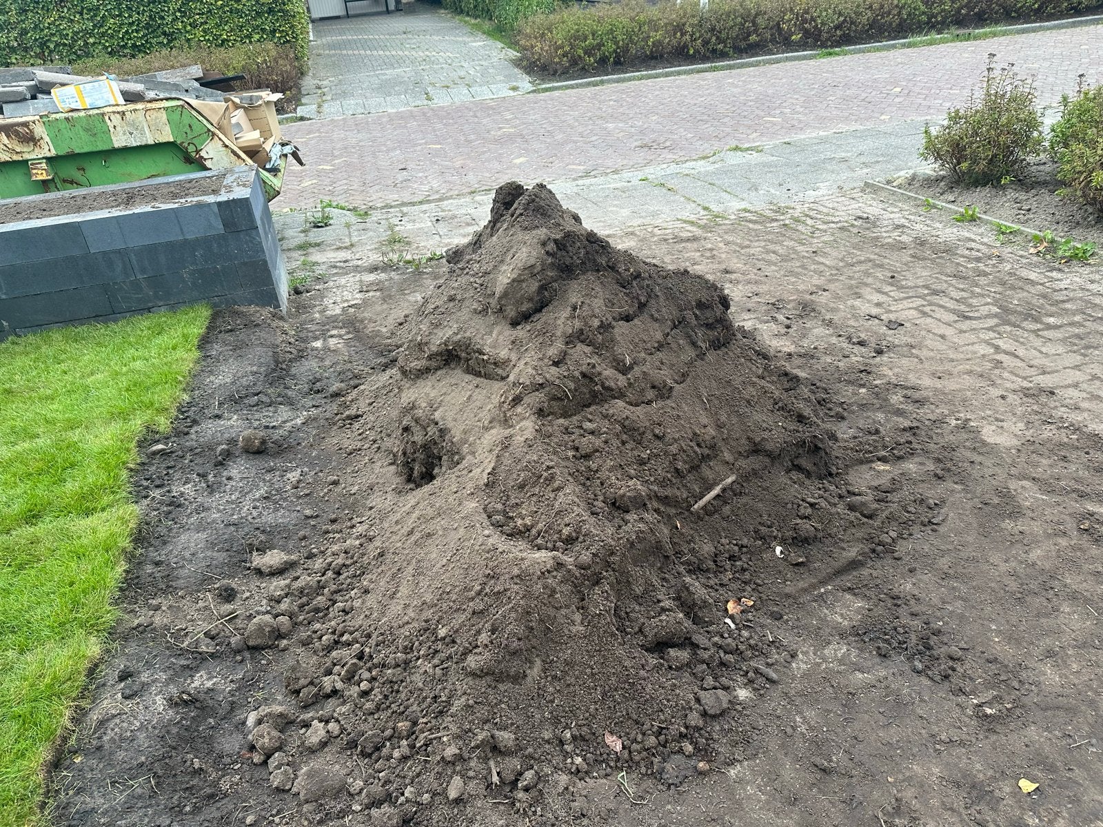 GRATIS! Schone grond +- 1.5/2kuub, Ophalen, Tuinaarde
