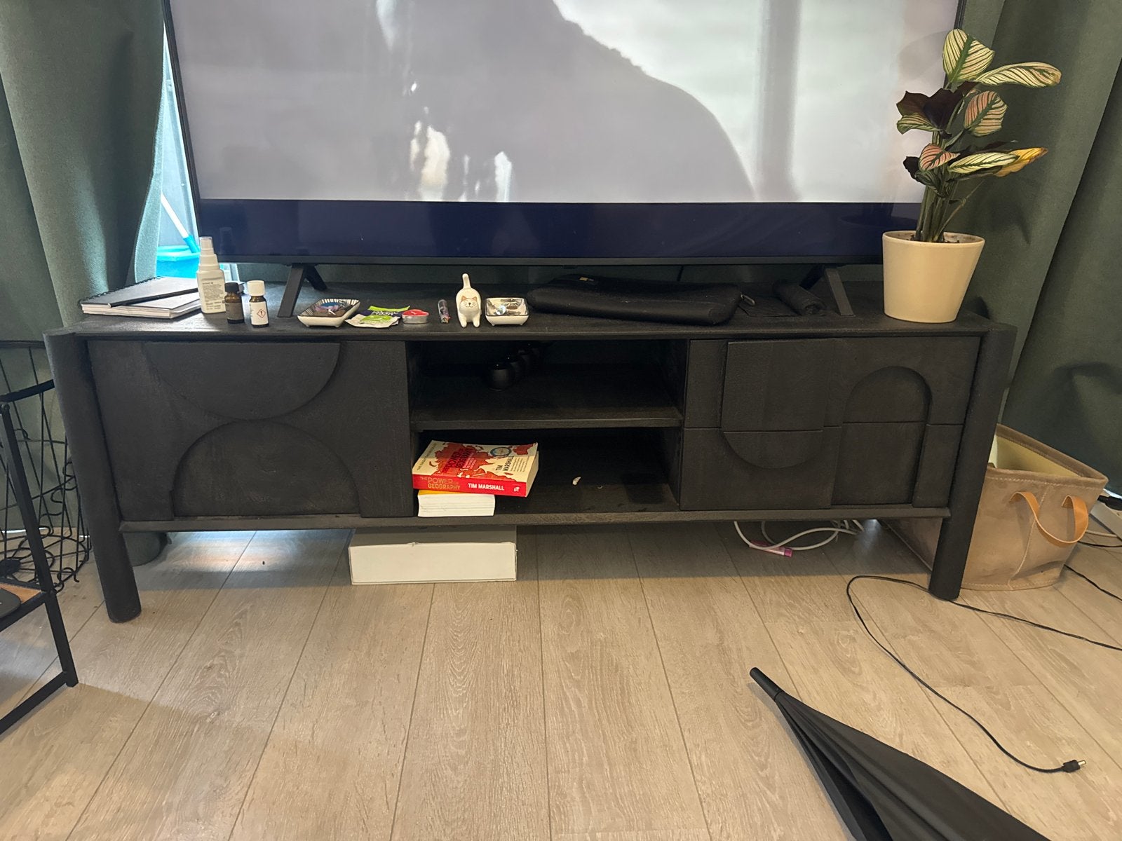 Stijlvol zwart tv-meubel met opbergruimte, Ophalen, Gebruikt, 150 tot 200 cm, Minder dan 100 cm