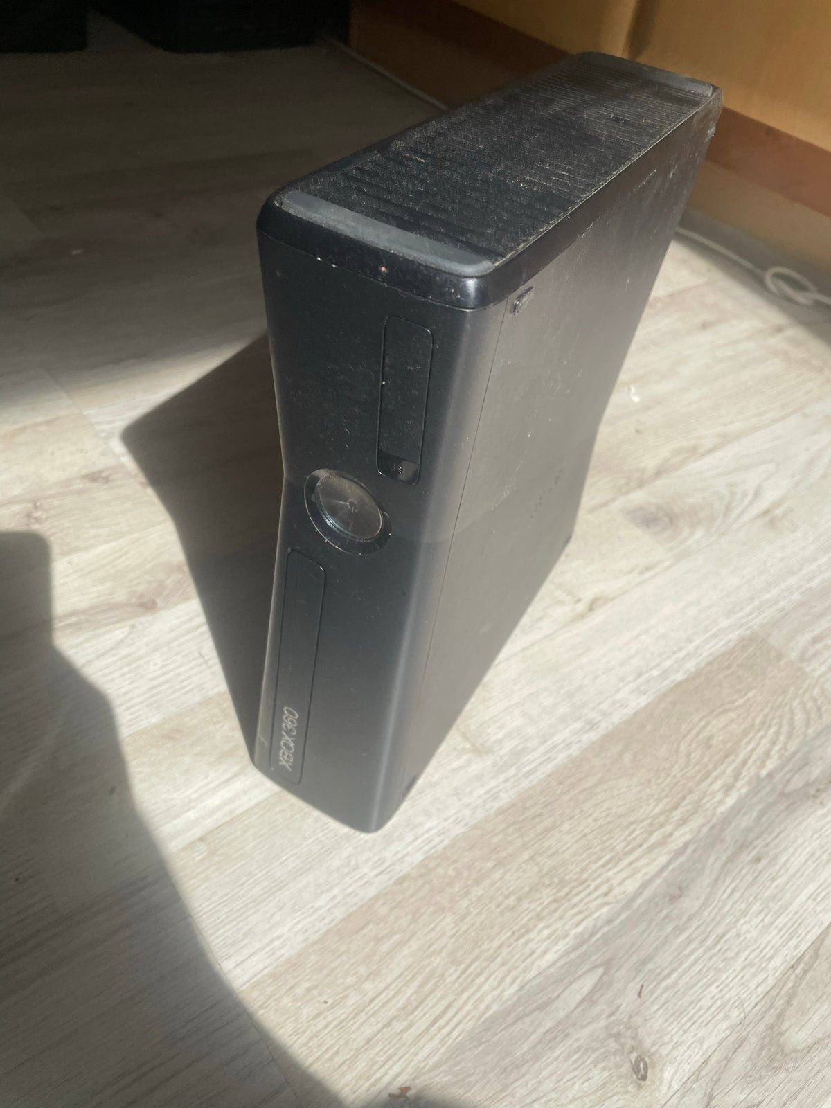 Xbox 360 S Slim Model 1439 Console - Zonder Controller, 1 speler, Ophalen of Verzenden, Gebruikt, Vanaf 7 jaar