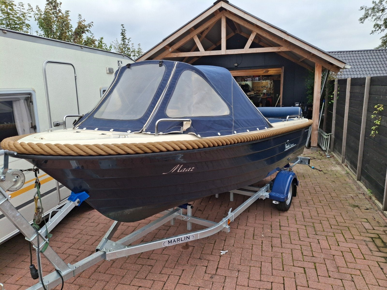 Mooie garda 500 sloep met 9,9pk yamaha 4takt, Watersport en Boten, Ophalen, Gebruikt, Elektrisch, Buiskap