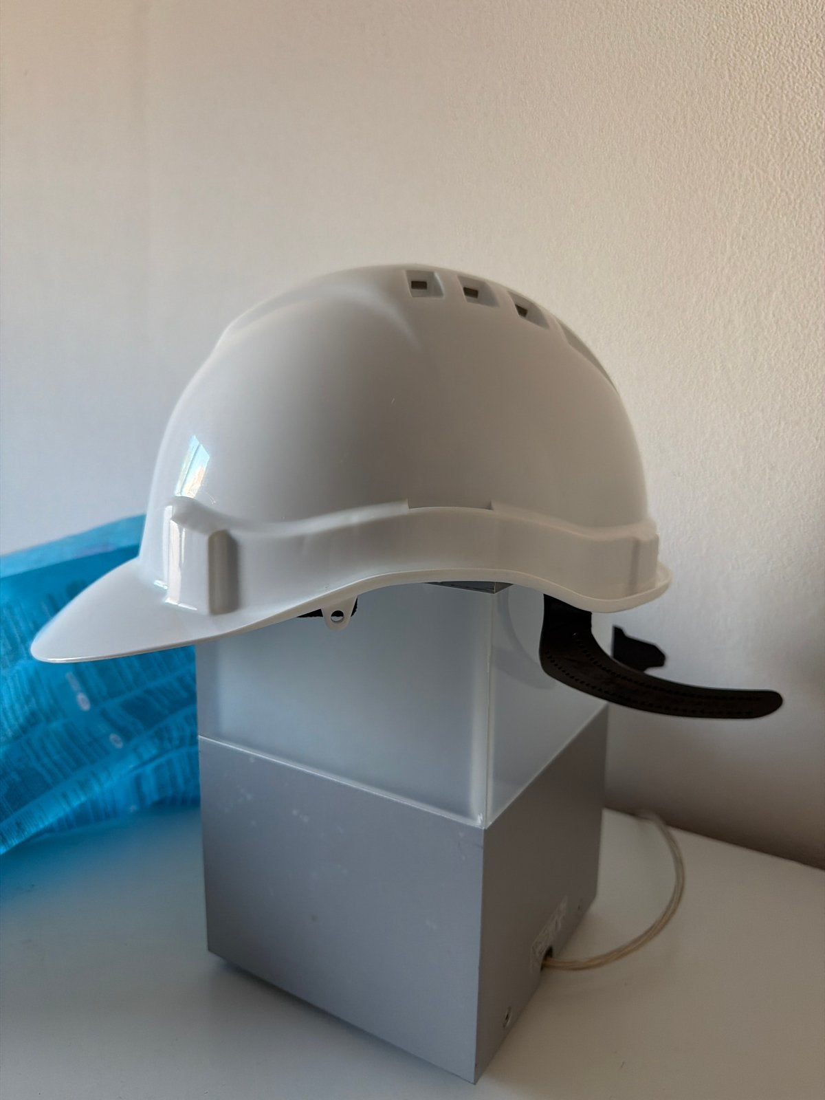 Witte veiligheidshelm - Nieuw in verpakking, Doe-het-zelf en Verbouw, Veiligheidshelmen, Ophalen of Verzenden, Nieuw