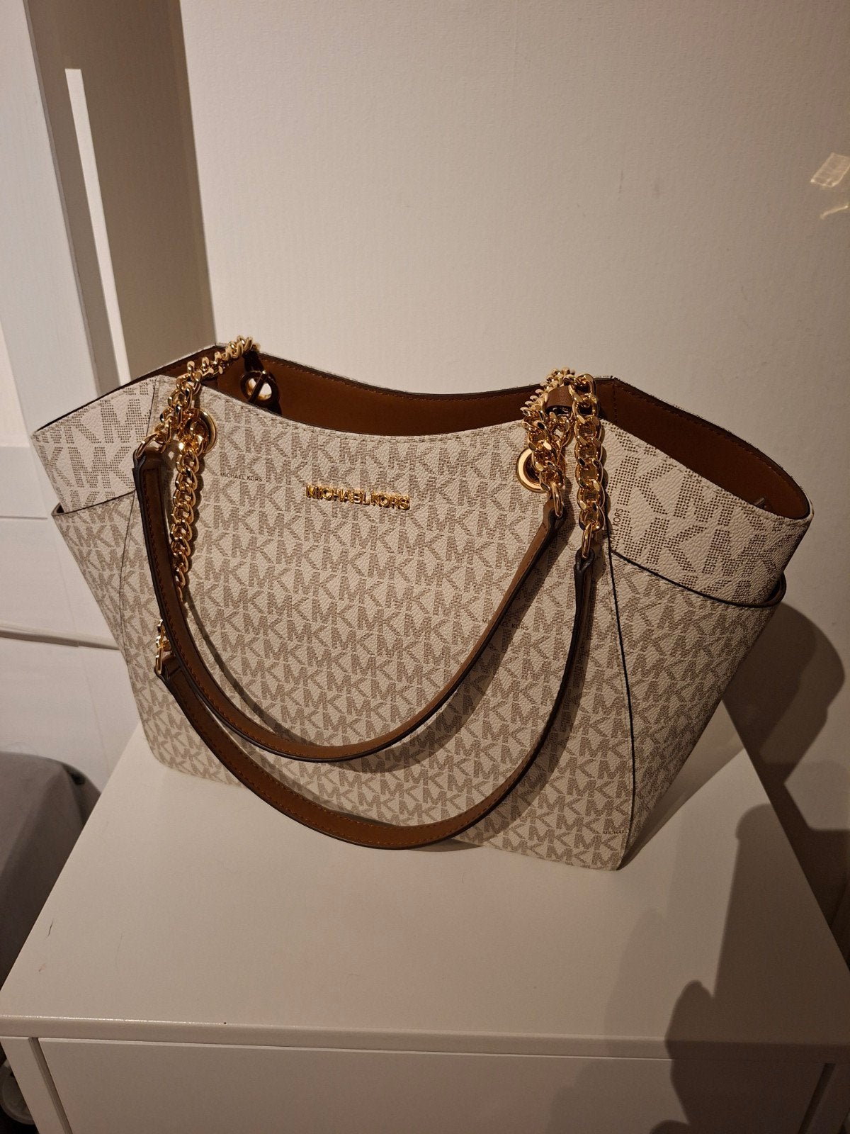 Michael Kors Jet Set Logo Tas - Nieuw en Ongebruikt, Ophalen of Verzenden, Nieuw, Beige, Handtas
