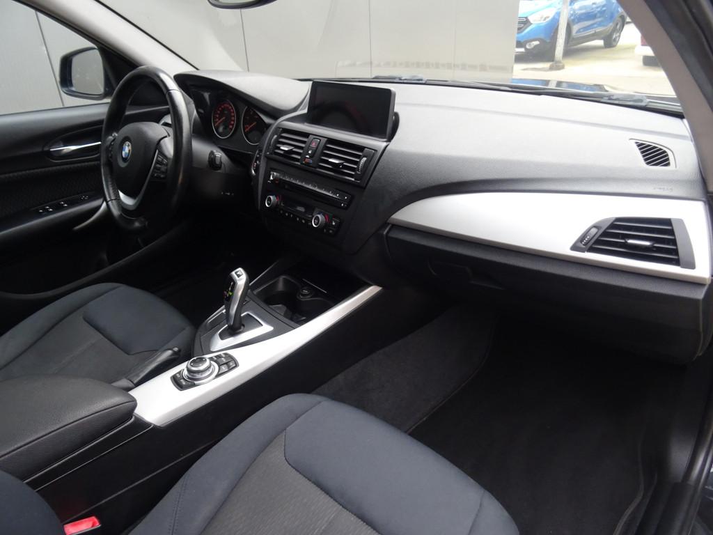 BMW 1-serie 116i Limited Edition * OPEN DAK * PDC * GR NAVIA, Euro 5, Gebruikt, 4 cilinders, Zwart