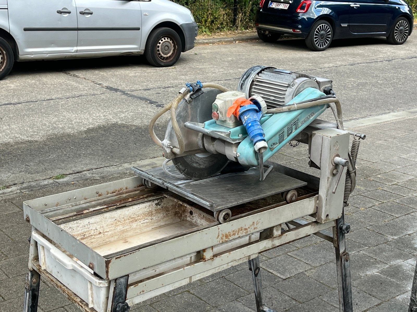 Zaagtafel voor steen en keramische tegels, Ophalen, 1200 watt of meer, 70 mm of meer