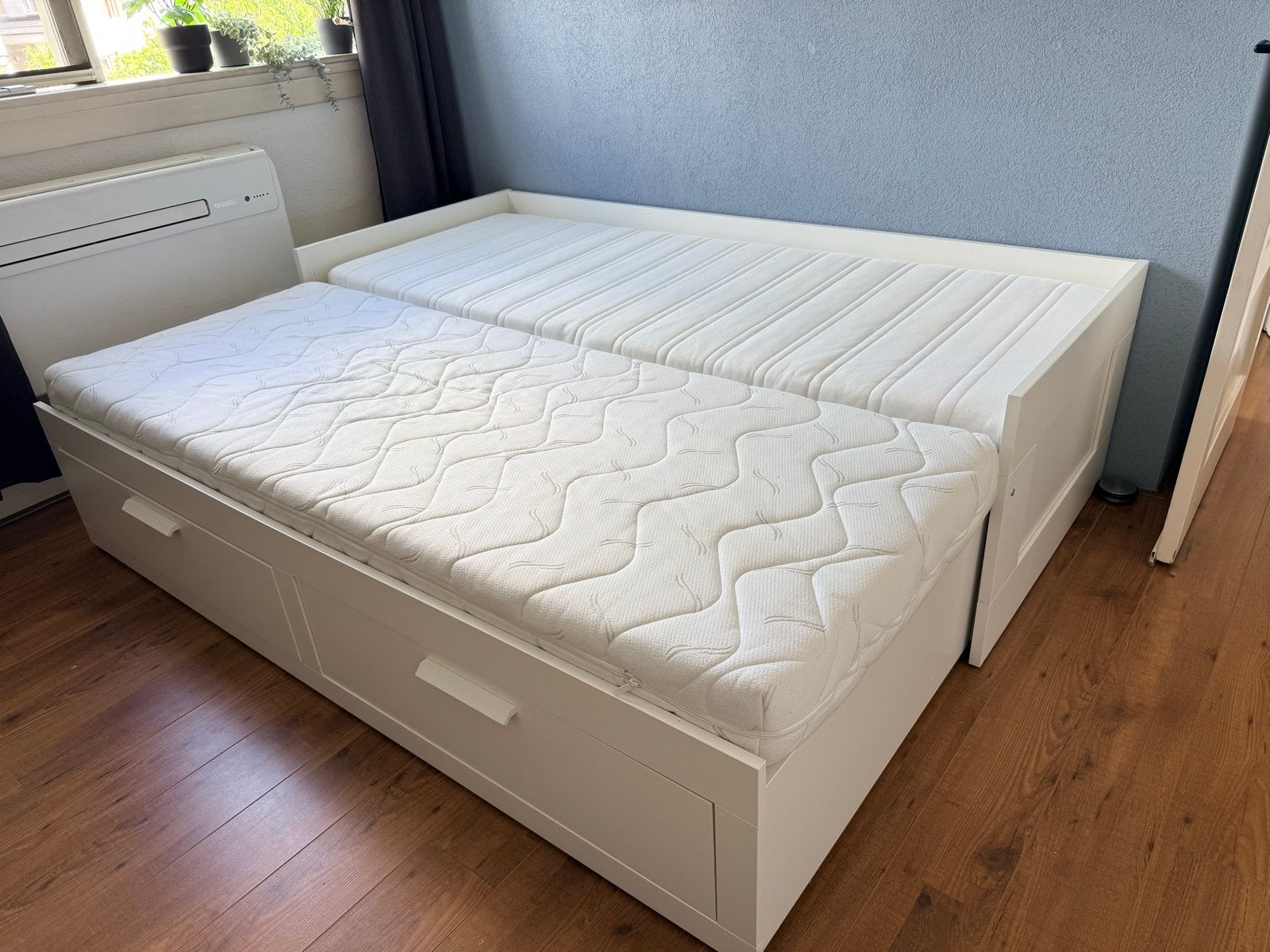 Uitschuifbaar bed met lades en matrassen 160x200 en 80x200, Ophalen, Wit, Tweepersoons, 200 cm