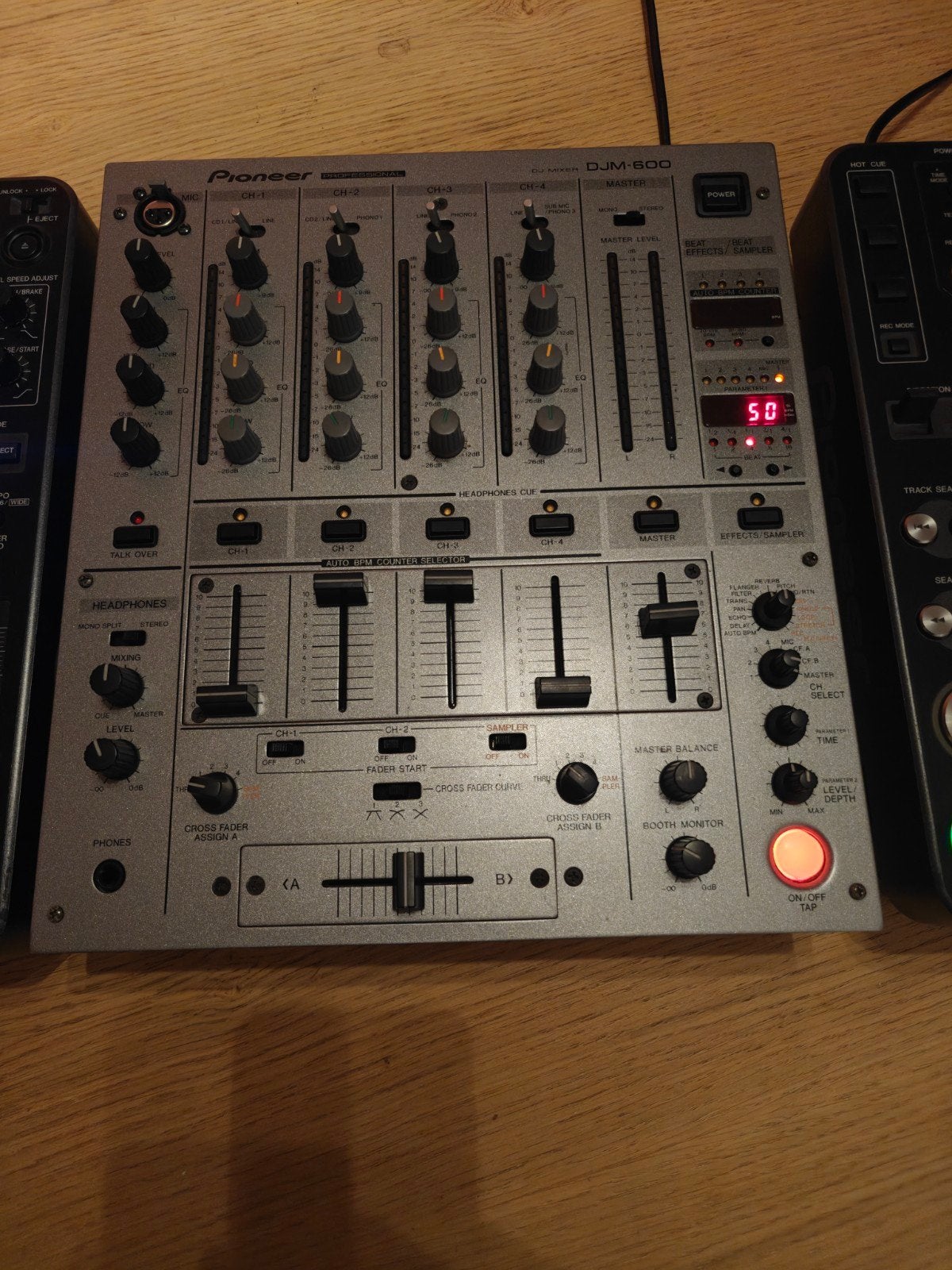 Pioneer DJM 600 Mengpaneel - Goede staat, Muziek en Instrumenten, Ophalen, Gebruikt, Minder dan 5 kanalen, Microfooningang