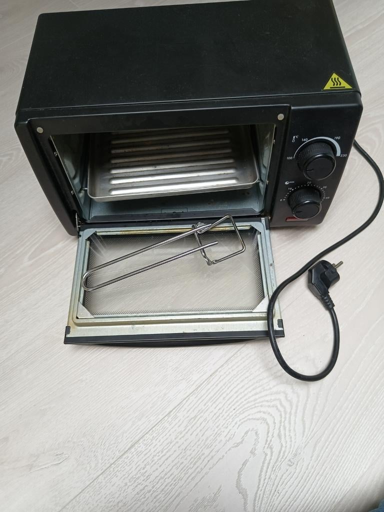 Tristar Oventje voor caravan/camper - Zeer goede staat, Ophalen, Zo goed als nieuw