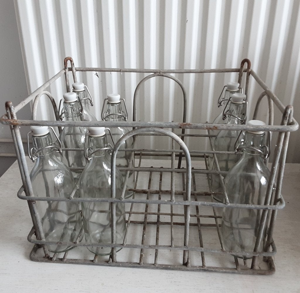 Brocante flessenrek/ krat met 8 beugelflessen, Ophalen