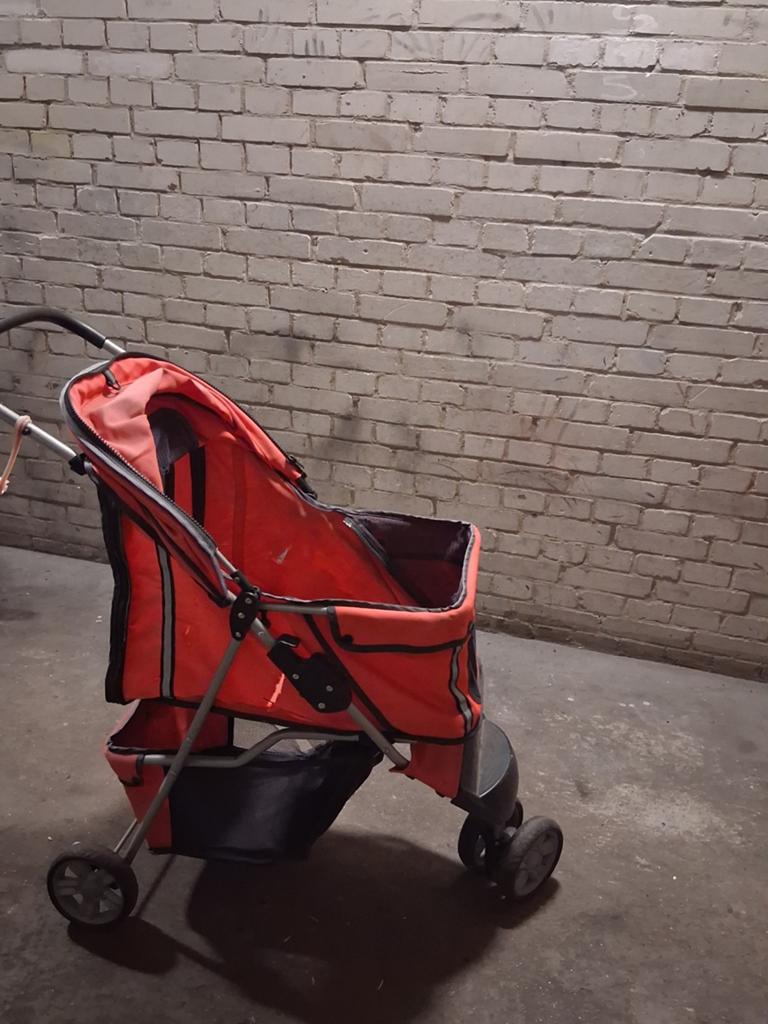 Te koop, hond buggy., Ophalen